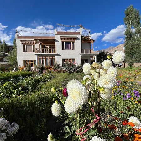 Chakzot Garden House Hotell Leh Exteriör bild