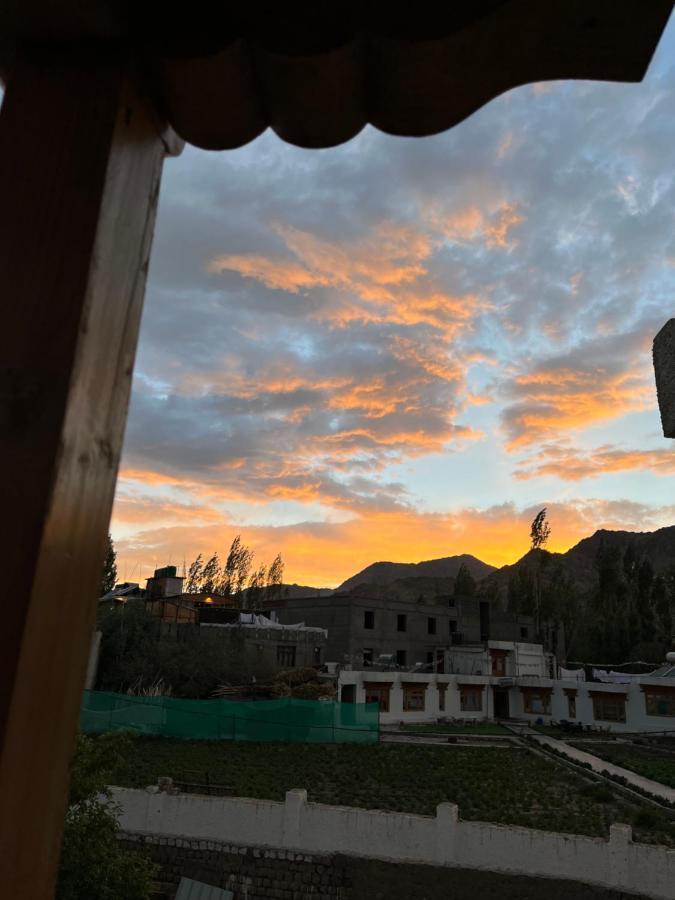Chakzot Garden House Hotell Leh Exteriör bild